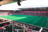 Sportstadion mit Fans auf der Tribüne